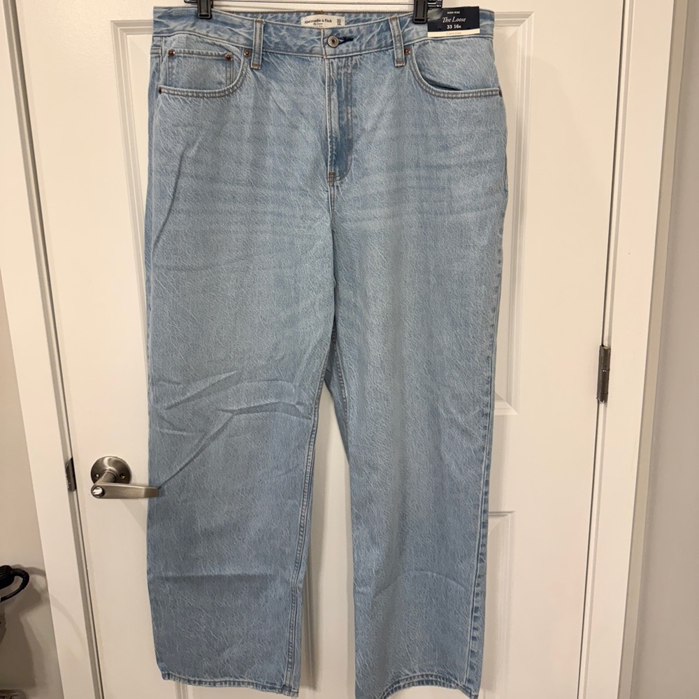 Abercrombie & Fitch - CurveLove “The Loose” High Rise Jeans